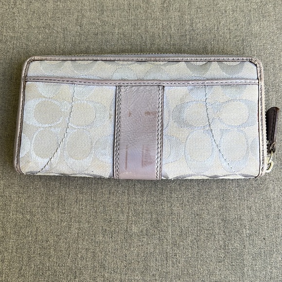 Coach Wallet Classic C Design - Lavender w/ Patent Leather & Silver Buckle - Picture 2 of 8